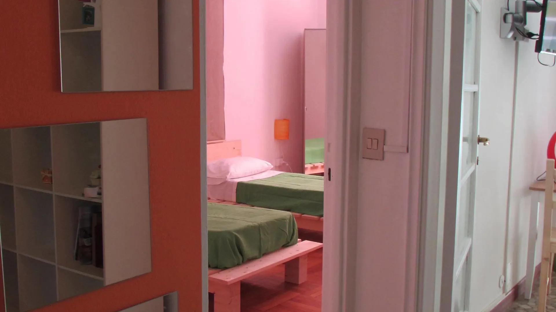 *** Guest house Innperfect Room Duomo Milan Italy